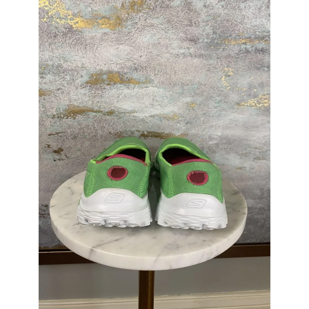 Skechers GOwalk 2 Shoes Womens Size 5.5 Green Slip On Walking Sneakers SN 13976